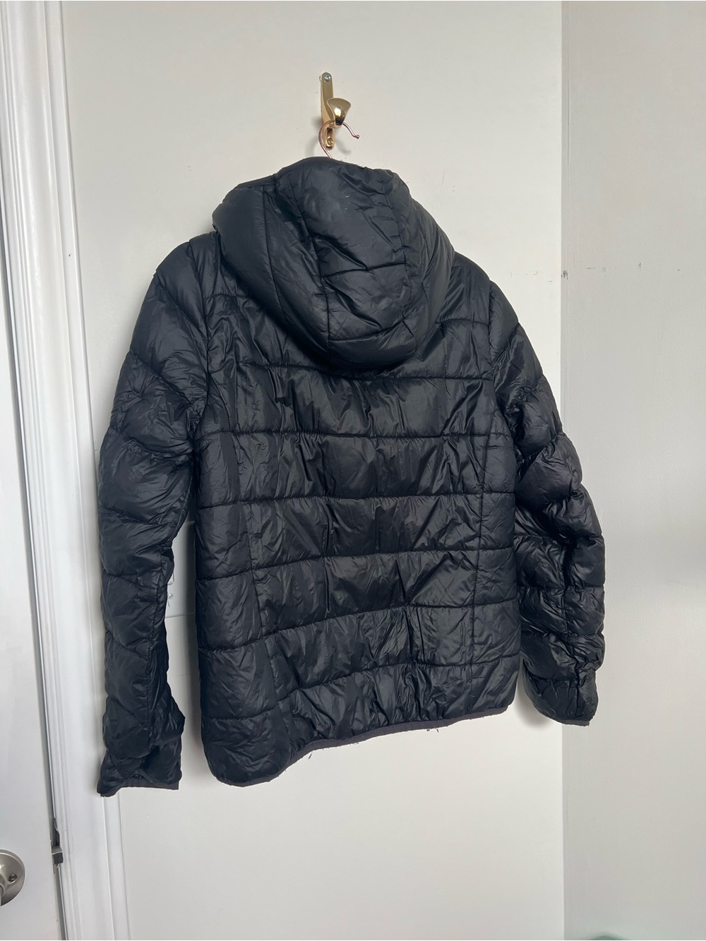 Aritzia TNA Black Goose Down Puffer Jacket Hooded Cozy Winter Coat Women’s L - Picture 4 of 7